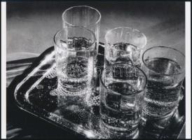 cca 1932 Pécsi József (1889-1956) budapesti fényképész és fotóművész műtermében készült felvétel (Csendélet), 1 db modern nagyítás, jelzés nélkül, 15x21 cm