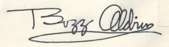 Neil Armstrong (1930-2012), Michael Collins (1930- ), Buzz Aldrin (1930- ) amerikai űrhajósok aláírá...