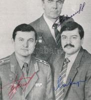 A Szojúz TM-4 German Tyitov (1935-2000), Musza Manarov (1951- ) és Anatolij Levcsenko (1941-1988) orosz űrhajósok aláírásai fotón/  Soyuz TM-4 Signatures of German Titov (1935-2000), Musa Manarov (1951- ) and Anatoliy Levchenko (1941-1988) Russian astronauts on photo
