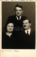 Horgos, családi fotó / family portrait. Krizsán photo (fl)