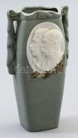 cca 1914 I. világháborús biszkvit porcelán propaganda kisváza, II. Vilmos és Ferenc József arcképével, kopással, m: 11 cm