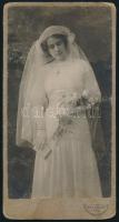 cca 1910 Medveczky Róza-Mária bérmálási portréja, keményhátú fotó Weisz Hugó aradi műterméből, kopásnyomokkal, foltos, 22×11,5 cm