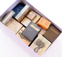 Vegyes minikönyv tétel, 30 db, különféle témákkal.