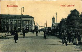 1910 Nagykikinda, Kikinda; Ferenc József tér, piac, templom. W.L. Bp. 2127. / square, market, church (gyűrődés / crease)