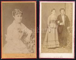 cca 1880 Fiatal házaspár és feleség portréja, 2 db keményhátú fotó Gondy és Egey debreceni műterméből, 10,5×6,5 cm
