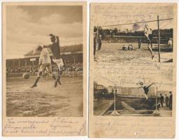 2 db RÉGI sport képeslap vegyes minőségben: magasugrás, labdarúgás. Klasszikus pillanatok vállalat kiadása / 2 pre-1945 sport postcards in mixed quality: high jump, football