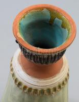 Kiss Roóz Ilona (1920-2010): Férfi bottal. Jelzett, zsűri címkével, hibátlan, m: 25 cm