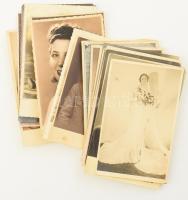 29 darab régi családi fotó erdélyi műtermekből