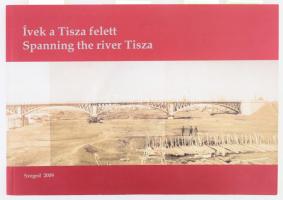 Ívek a Tisza felett. Százötven éve épült a szegedi vasúti híd. Szeged, 2008-2009., Móra Ferenc Múzeum. Gazdag képanyaggal, többek közt korabeli fotók, tervlapok, képeslapok, részvény, hirdetések, valamint Moholy-Nagy László: A szegedi vasúti híd 1919-ben készült grafikája! Kiadói papírkötés, jó állapotban.