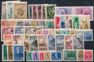 Összeállítás az 1930-1951 közötti időszakból 52 db bélyeg teljes sorokkal stecklapon