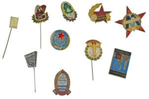 Vegyes 10xklf "Törzsgárda" jelvényből álló tétel, közte zománcozott darabok, közte: Duna Silk, BM, ZPÜ, Belkereskedelem, Magyar Szó, Hőtechnika, Vízügy T:AU,XF