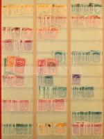 Új-Zéland, Kanada kb 2.000 bélyeg 14 lapos nagyalakú osztott berakóban