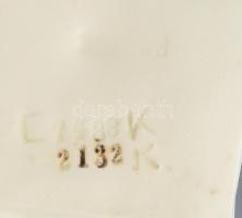 cca 1900 Schauer Vienna Faiance rekamién könyöklő hölgy macskával. Mázas és biszkvit fajansz, hölgy ...