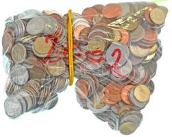 Vegyes, magyar és külföldi érmetétel mintegy ~1kg súlyban T:vegyes Mixed, Hungarian and foreign coin lot (~1kg) C:mixed