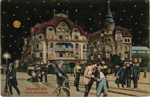 1909 Nagyvárad, Oradea; Fekete Sas szálloda éjjel, villamos. Benkő Artur kiadása, humoros montázs részeg férfiakkal / hotel, tram. Humorous montage with drunk men at night (szakadás / tear)