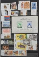 Szép színes tartalmas vegyes külföldi modern anyag 32 lapos A4 berakóban sok tengerentúlival, benne ...