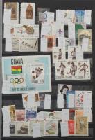 Szép színes tartalmas vegyes külföldi modern anyag 32 lapos A4 berakóban sok tengerentúlival, benne ...