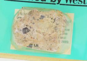 Trabant makett autó + Berlini fal egy darabja, tanúsítvánnyal