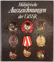 Dietrich Herfurth: Militärische Auszeichnungen der USSR. [Szovjetunió katonai kitüntetései.] Aufnahmen von Jean Molitor. Berlin, 1987., Militäverlag der DDR. Német nyelven. Gazdag képanyaggal illusztrált. Kiadói papírkötés.