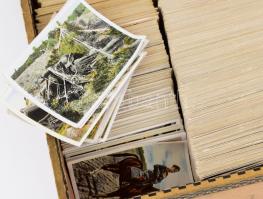 cca 1930 Vegyes cigaretta gyűjtői kép gyűjtemény, több száz darab, a nagy részén a német hadsereget ...