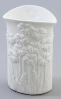 Szecessziós stílusú biszkvit porcelán váza, jelzés nélkül, hibátlan, m: 15 cm