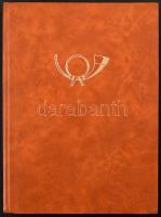 A4-es berakó 16 vékony fekete lappal, barna borítóval, újszerű állapotban