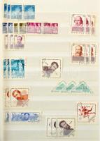 1963-1976 Rendező maradvány, jó minőségű 32 fehér lapos A/4 Leuchtturm berakóban, bordó borítóval