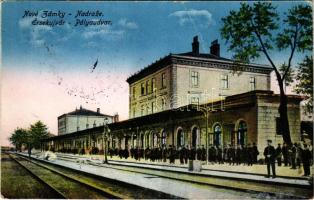 1938 Érsekújvár, Nové Zámky; Nadraze / pályaudvar, vasútállomás. Sch. T. kiadása / railway station + "1938 Érsekújvár visszatért" So. Stpl (fa)