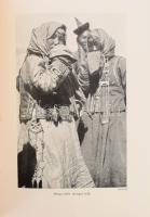 [Hedin, Sven (1865-1952)] Sven Hedin: A selyem útja. I-II. kötet. Ford.: vitéz Mezey Dénes. A Magyar...