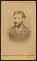 1877 Stolmár Károly (1848-1901) MÁV alkalmazott portréja, keményhátú fotó A. Christ műterméből, hátoldalon ragasztás nyomával, 10,5×6,5 cm