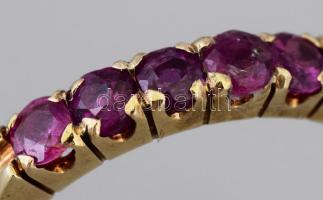 Arany (Au) gyűrű, 5 darab rubin berakással, m: 57, jelzett, bruttó 3,1g