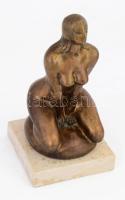 Ismeretlen szobrász. Térdelő női akt. Talapzaton, bronz, m: 27 cm