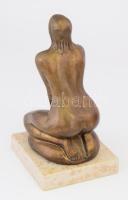 Ismeretlen szobrász. Térdelő női akt. Talapzaton, bronz, m: 27 cm
