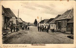 Sepsibükszád, Bikszád, Bicsadul-Oltului, Bixad; utca, Dávid Gyula (Iuliu David) féle szálloda és étterem, üzlet, kerékpár. Foto Adler / street view, hotel, restaurant, shop, bicycle (EK)