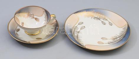 cca 1940 Bavaria Elfenbein "Marianne" egyszemélyes reggeliző szett, csésze alátéttel és desszertes tányér. Jelzett, d: 19,5 cm