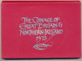 Nagy-Britannia 1973. 1/2p-50p (6xklf) forgalmi sor lezárt dísztokban, borítékban, közte 1973. 50p Cu...
