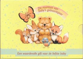 Hollandia 2001. 5c-2 1/2G (6xklf) + "Baby" fém emlékérem dísztokos szettben T:UNC Netherlands 2001. 5 Cent - 2 1/2 Gulden (6xdiff) + "Baby" metal commemorative medallion in set C:UNC