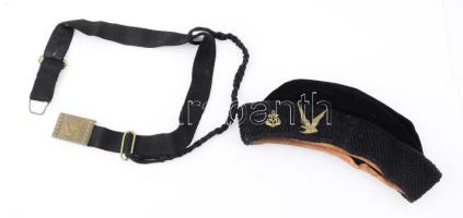 Turul Szövetség (a Horthy-korszak legjelentősebb egyetemi ifjúsági szervezete 1919 és 1945 között) sapka + öv, fekete szövet, réz övcsattal ill. sapkajelvénnyel, korát tekintve megkímélt állapotban, az övön kis sérülések