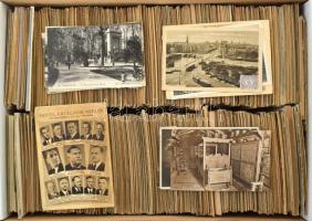 FRANCIAORSZÁG - Kb. 2400 db főleg RÉGI francia képeslap dobozban, vegyes minőség / FRANCE - Cca. 2400 mostly pre-1940 French postcards in a box, mixed quality