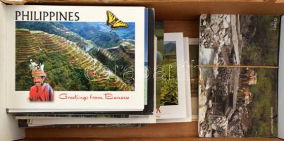 ÁZSIA - Kb. 250 db MODERN nagyalakú képeslap dobozban, vegyes minőség / ASIA - Cca. 250 MODERN big size postcards in a box, mixed quality