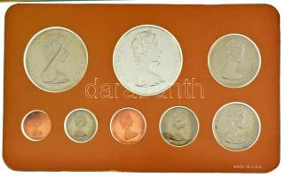 Cook-szigetek 1977. 1c-5$ bronz, Cu-Ni, Ag (8xklf) forgalmi sor dísztokban T:PP Cook Islands 1977. 1 Cents - 5 Dollars bronze, Cu-Ni, Ag (8xdiff) coin set in display case C:PP