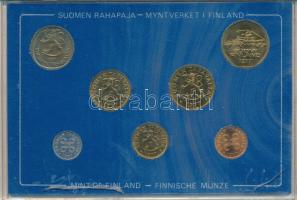 Finnország 1977. 1p - 5M (7xklf) forgalmi sor műanyag tokban T:AU, repedt tok
Finland 1977. 1 Penni...