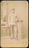 cca 1870 Katona egészalakos portréja, vizitkártya Bietler Ferenc szegedi műterméből, 10,5x6 cm