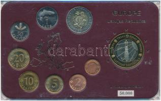 Lettország 1992-2003. 1s-2L (8xklf) + 2004. 1E próbaveret, forgalmi összeállítás műanyag tokos szettben T:AU-XF Latvia 1992-2003. 1 Santime - 2 Lati (8xdiff) + 2004. 1 Euro Specimen, coin set in plastic case C:AU-XF