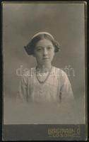 cca 1910 Fiatal lány portréja, vizitkártya Bergtraun Dezső losonci műterméből, 10,5x6,5 cm