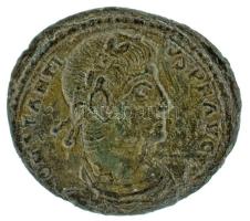 Római Birodalom / Siscia / II. Constantius 337-341. AE4 (1,35g) T:XF Roman Empire / Siscia / Constantius II 337-341. AE4 "CONSTANTI-VS PF AVG / GLOR-IA EXERC-ITVS - dot ASIS dot" (1,35g) C:XF RIC VII 86