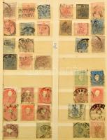 Ausztria néhány száz klasszikus és kevesebb modernebb bélyeg közepes berakóban (hátsó borító nélkül)