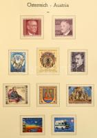 Ausztria Tartalmas gyűjtemény jobb kiadásokkal 1945-1981 Leuchtturm falcmentes előnyomott albumban, ...