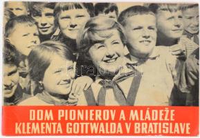 1957 A pozsonyi Klement Gottwald Pionírház kiadványa, néhol foltos lapok