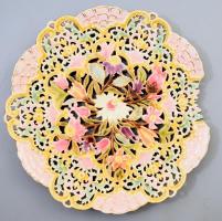 Zsolnay áttört dísztányér a Rokokó sorozatból. 1890 körül, magastüzű mázakkal fedett, kivagdalt anyagú korongozott finomfajansz, jelzett: családi pecsét és formaszám, egy résznél hiányos, d: 30,5 cm